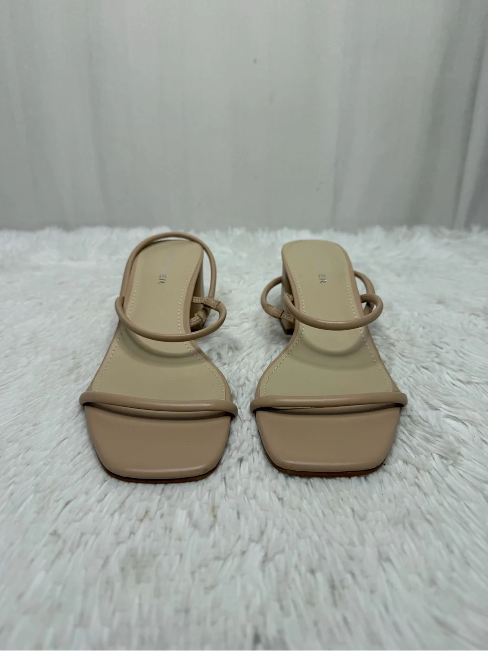 MARC FISHER / Galvin tan nude beige strappy block heeled sandals / 7.5
